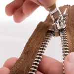 Réparer une fermeture éclair équitation : guide 2026